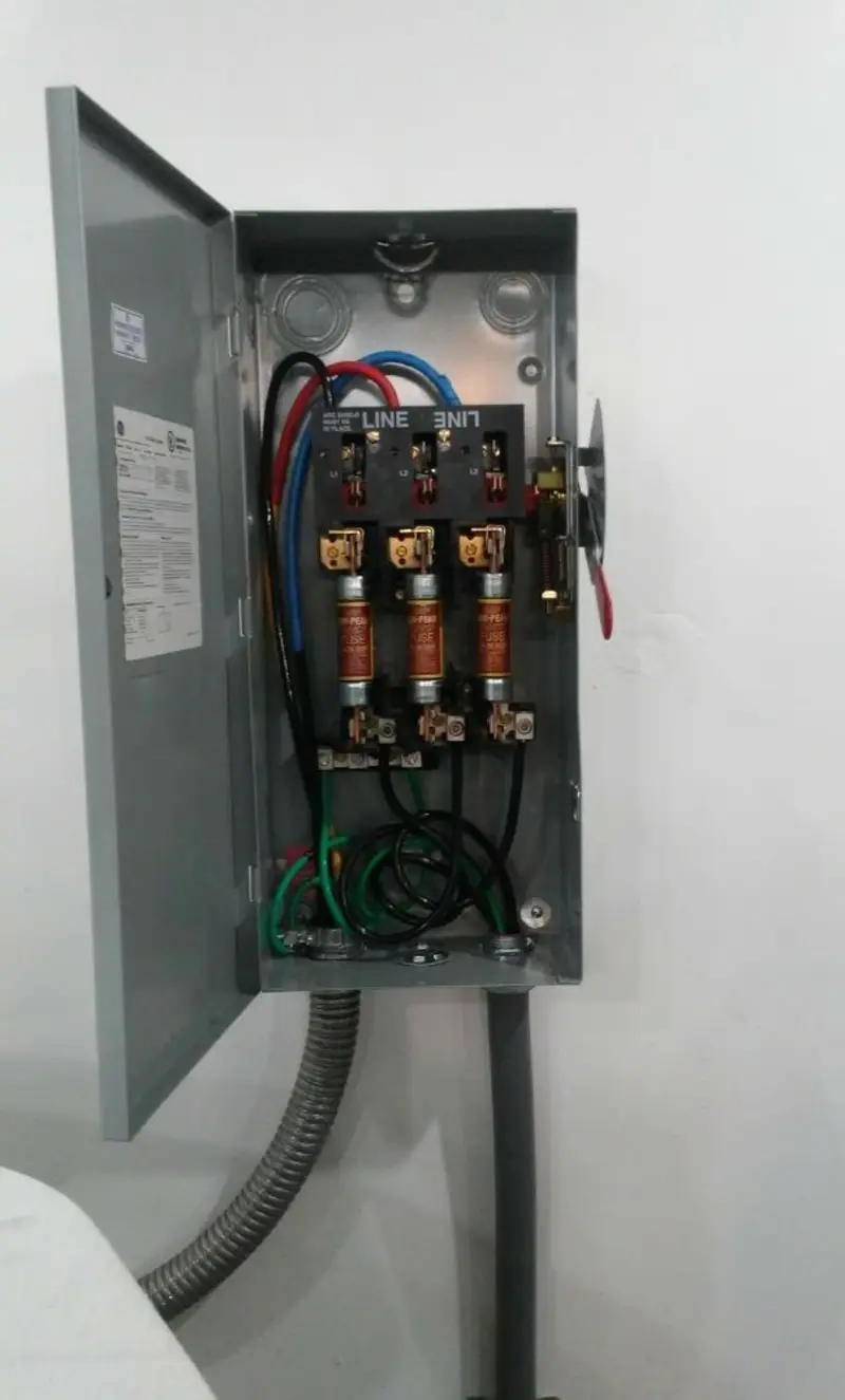 Three-phase disconnect switch installed for Electrical Wiring & Rewiring in Lake Bluff